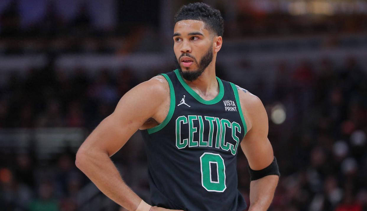 关于塔图姆迎来三赛季高光表现,SKT球迷沸腾!的信息 关于塔图姆迎来三赛季高光表现,SKT球迷沸腾!的信息