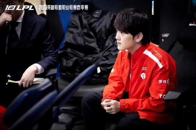 包含JackeyLove在瑞士队比赛中挺进下一轮,逆转引发热议!的词条 包含JackeyLove在瑞士队比赛中挺进下一轮,逆转引发热议!的词条